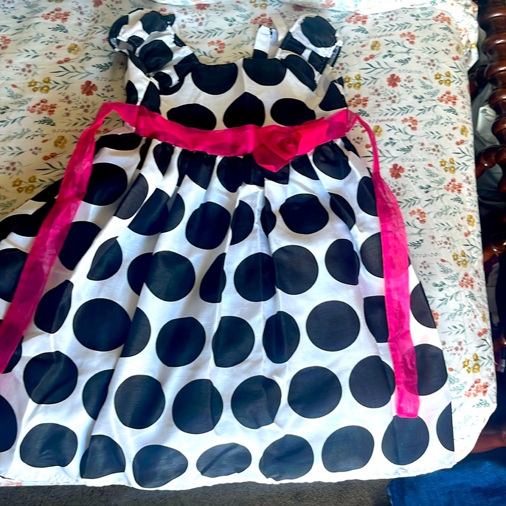 Cherokee Dress, size 6 in little girls, white and black dress with pick strap